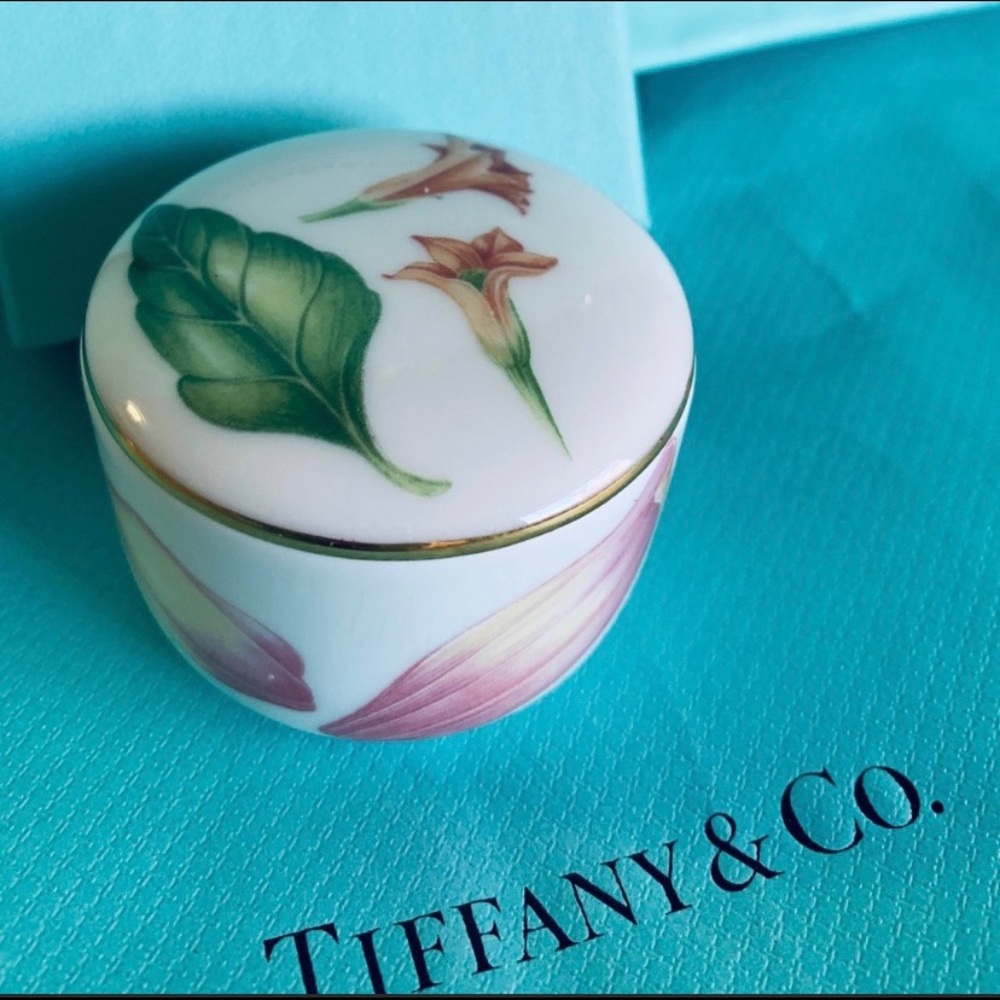 Tiffany & Co Limoges Bone China Floral Gold Trimmed Trinket Box
